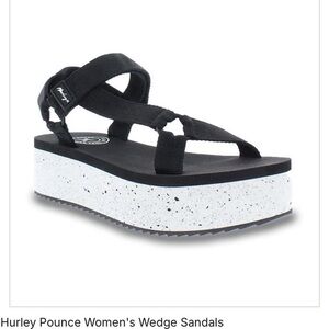NWT Hurley Women's Black and White Platform Sandals